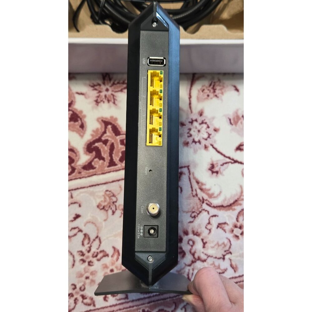 NETGEAR Nighthawk AC1900 DOCSIS 3.0 Cable Modem Router (C7000-1AZNAS) - Picture 6 of 9